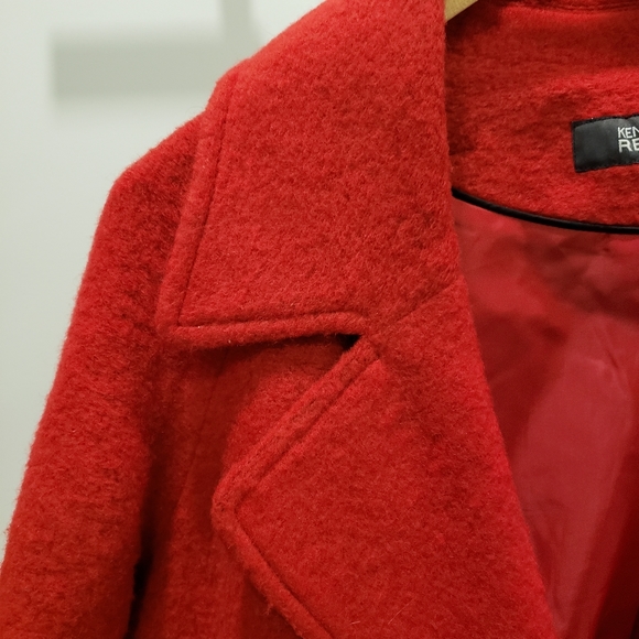 Red coat - Picture 3 of 4